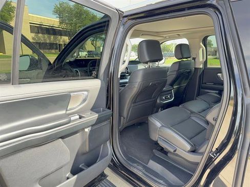 Used 2025 Ford Expedition Max Platinum AWD/4WD image 9