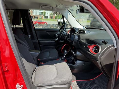 Used 2017 Jeep Renegade Trailhawk AWD/4WD image 10