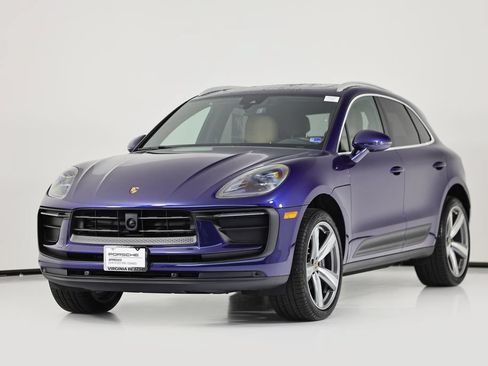 Certified 2026 Porsche Macan AWD/4WD image 1