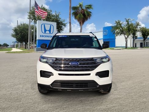 Used 2023 Ford Explorer XLT RWD image 2