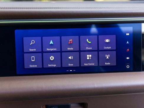 Certified 2025 Porsche Macan 4 Electric image 54