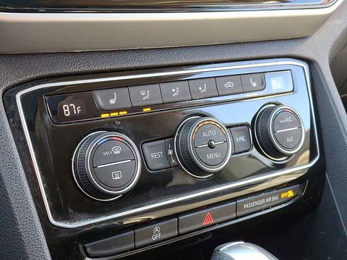 Used 2022 Volkswagen Atlas SEL image 17