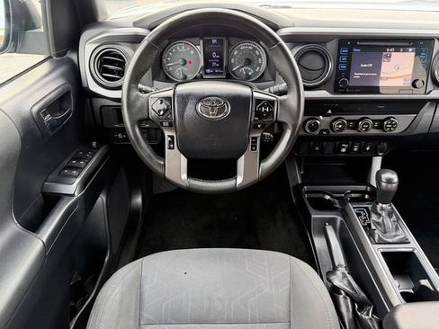 Certified 2019 Toyota Tacoma TRD Sport AWD/4WD image 24