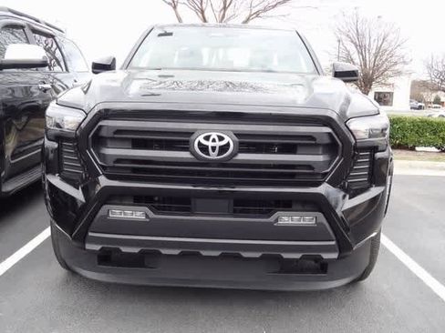 Used 2024 Toyota Tacoma SR5 image 2