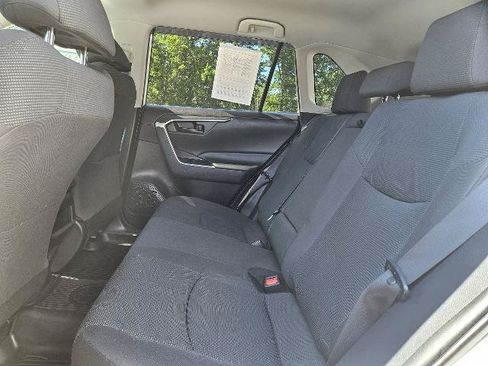 Used 2021 Toyota RAV4 LE w/ Carpet Mat Package (TMS) AWD/4WD image 10