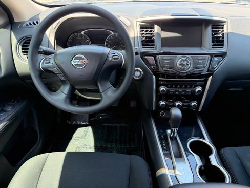 Used 2018 Nissan Pathfinder S FWD image 23