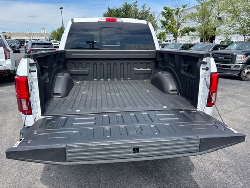 Used 2018 Ford F150 Lariat w/ Equipment Group 502A Luxury AWD/4WD image 17