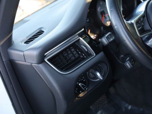 Used 2016 Porsche Macan S image 27
