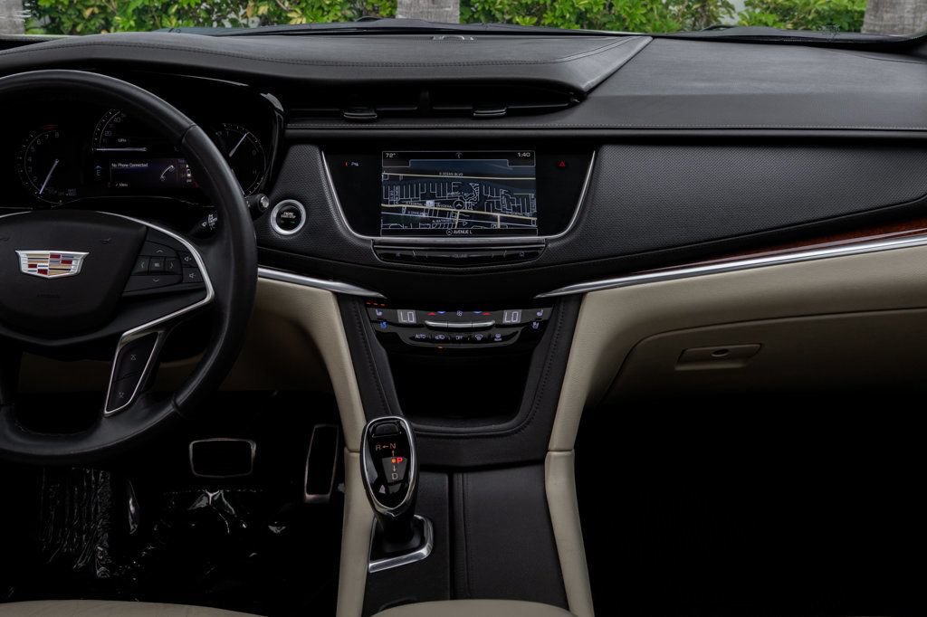 Used 2018 Cadillac XT5 Premium Luxury AWD/4WD image 18