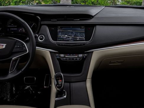 Used 2018 Cadillac XT5 Premium Luxury AWD/4WD image 18