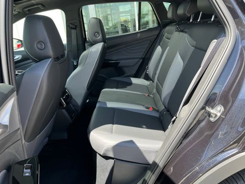 Certified 2023 Volkswagen ID.4 Pro S AWD/4WD image 45