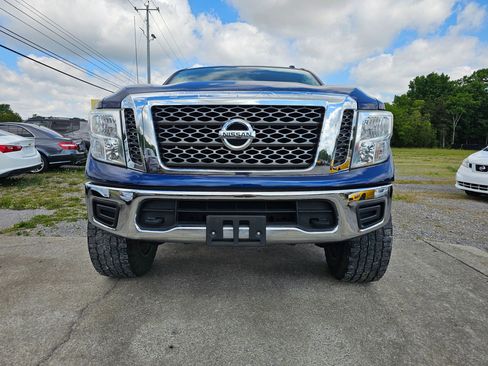 Used 2017 Nissan Titan SV AWD/4WD image 16