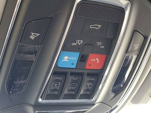 Used 2023 Jeep Grand Cherokee 4WD 4xe image 22