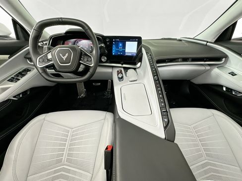 Used 2024 Chevrolet Corvette Stingray Premium Conv w/ Z51 Performance Package RWD image 22