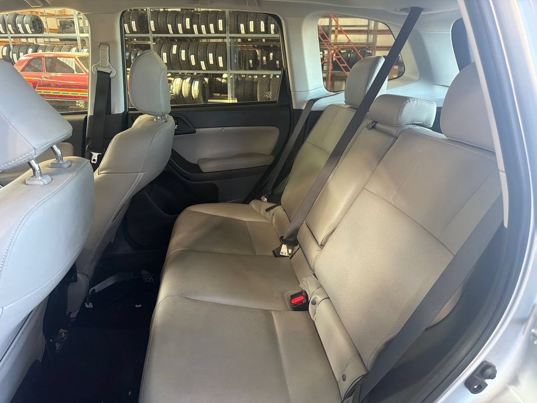 Used 2014 Subaru Forester 2.5i Limited w/ Popular Package #2 AWD/4WD image 12