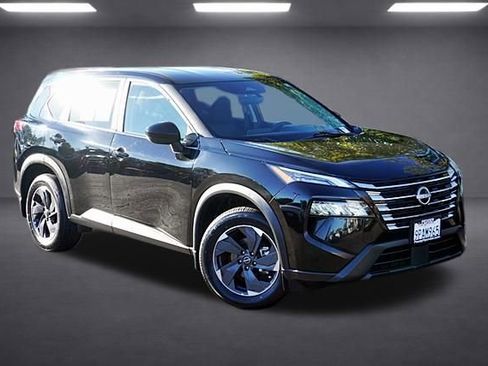 Used 2024 Nissan Rogue SV FWD image 3