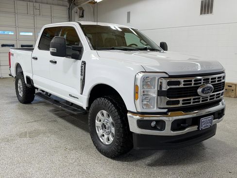 Used 2024 Ford F250 XLT w/ FX4 Off-Road Package AWD/4WD image 6