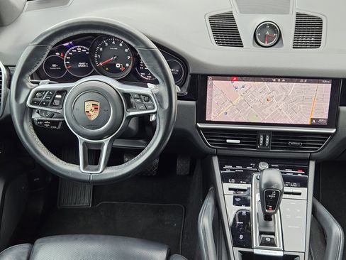 Used 2020 Porsche Cayenne image 35