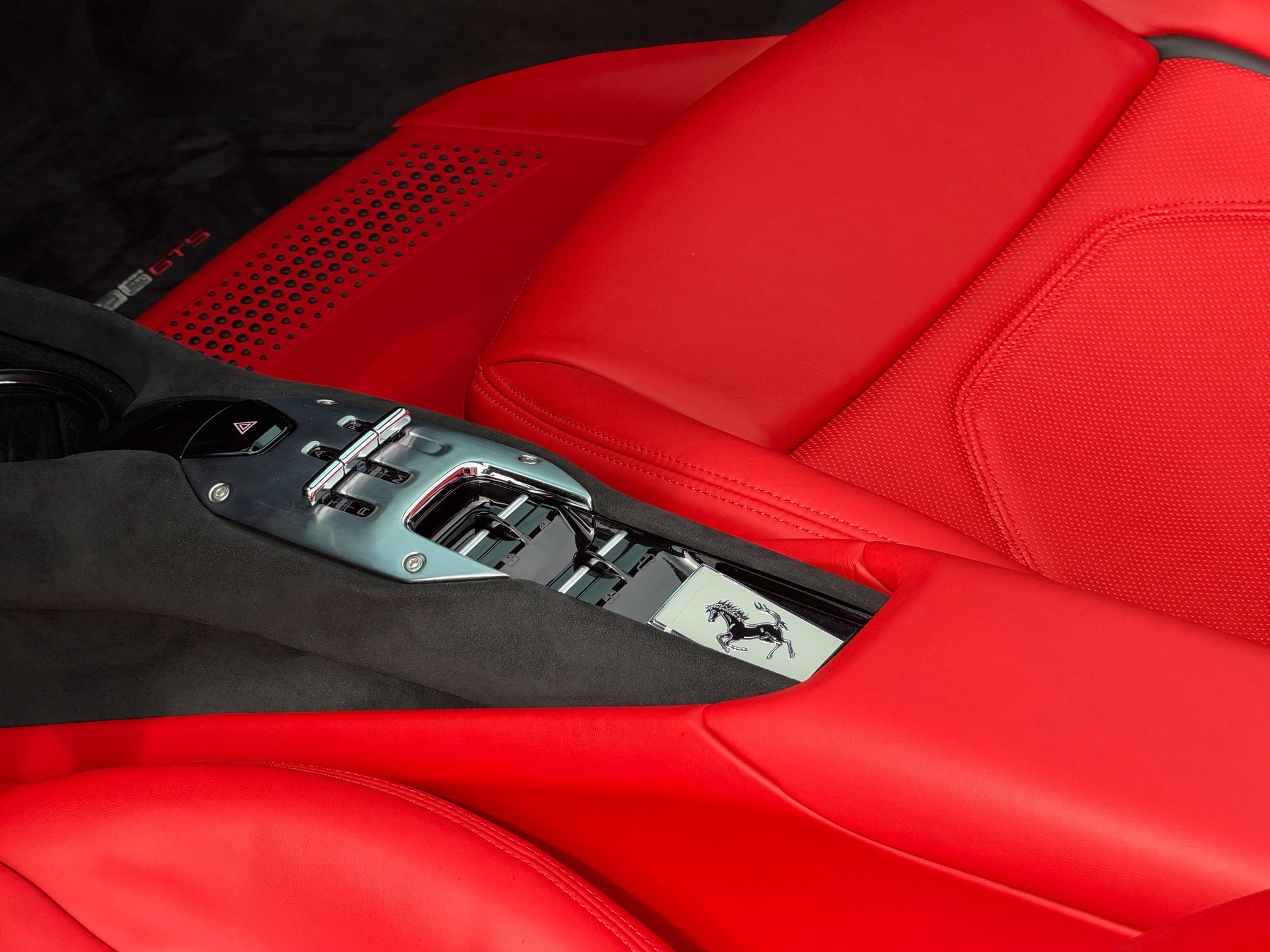 Used 2023 Ferrari 296 GTS RWD image 34