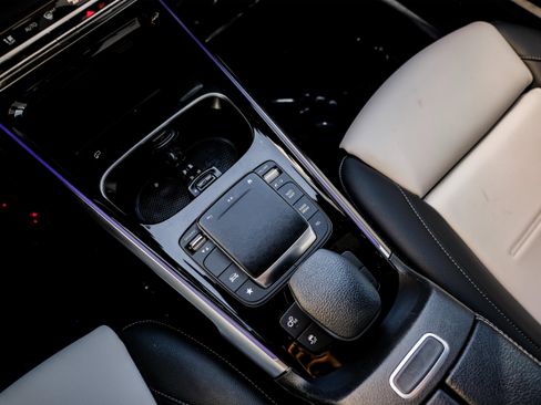 Used 2021 Mercedes-Benz GLB 35 AMG GLB 35 AMG image 21