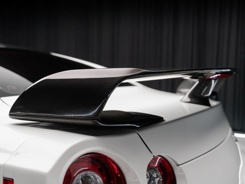 Used 2015 Nissan GT-R Premium AWD/4WD image 39