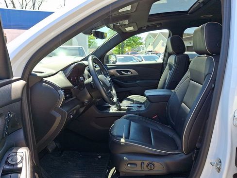 Used 2023 Chevrolet Traverse Premier w/ Redline Edition AWD/4WD image 14