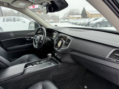 Used 2020 Volvo XC90 T6 Momentum image 22