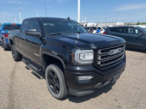 Used 2018 GMC Sierra 1500 SLE w/ Elevation Edition AWD/4WD image 6