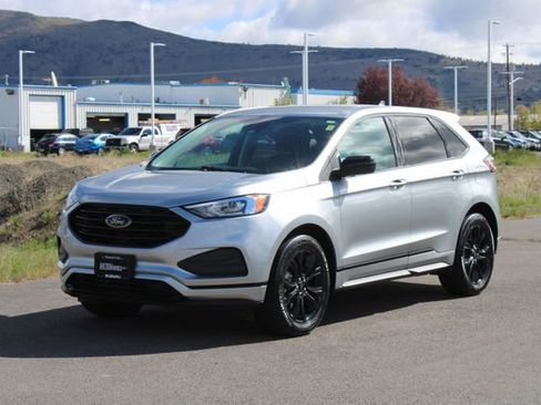 Used 2023 Ford Edge SE w/ Black Appearance Package image 7