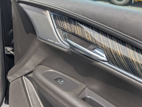 Used 2021 Cadillac XT6 Premium Luxury AWD/4WD image 40