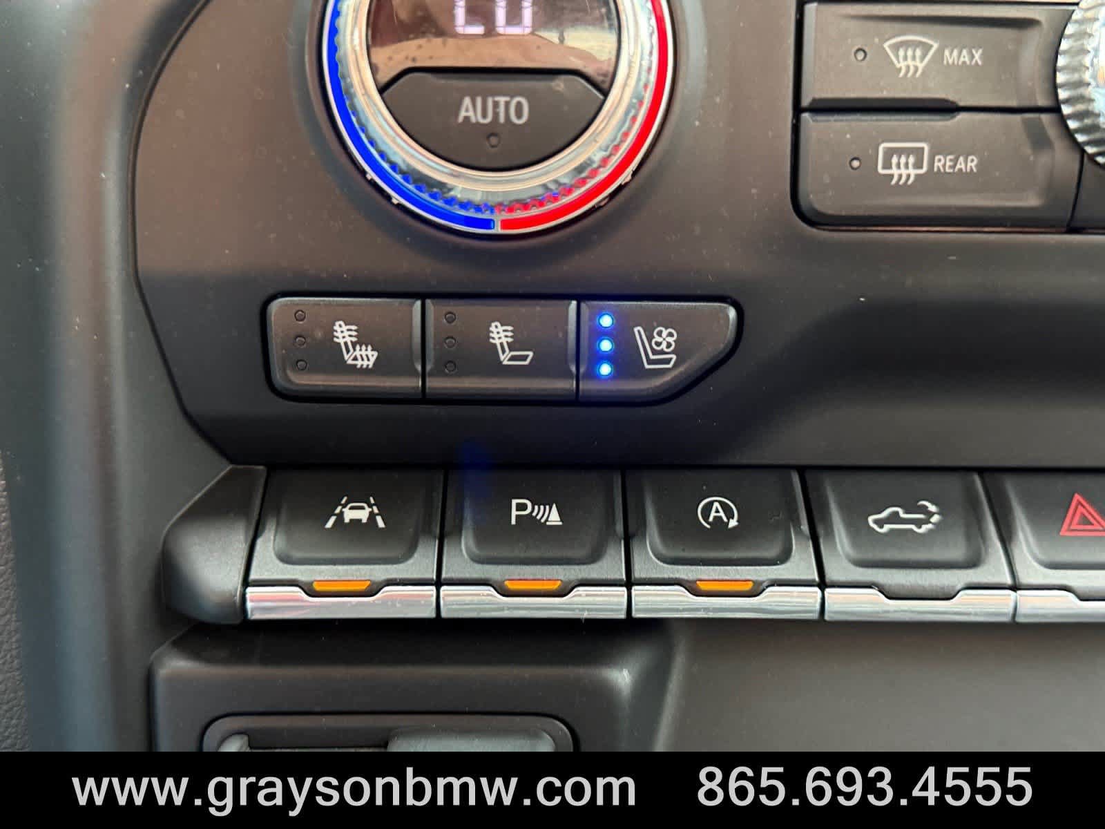 Used 2020 GMC Sierra 1500 SLT w/ SLT Premium Plus Package AWD/4WD image 28