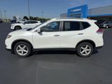 Used 2015 Nissan Rogue SV image 2