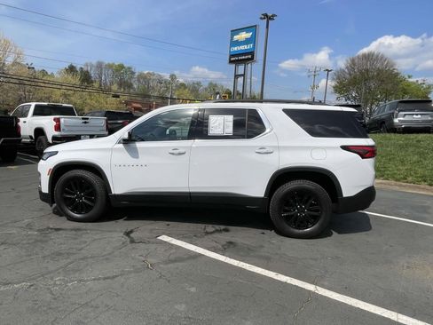 Used 2022 Chevrolet Traverse LT w/ LPO, Floor Liner Package image 8