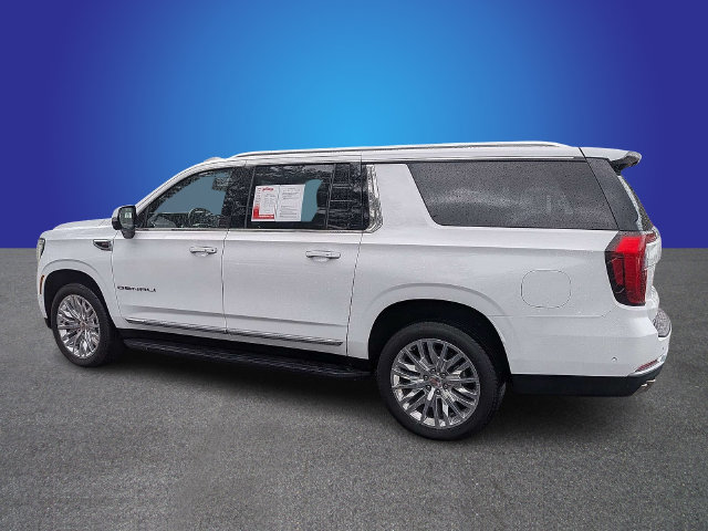 Used 2025 GMC Yukon XL Denali AWD/4WD image 3