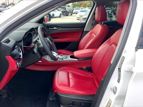 Used 2021 Alfa Romeo Stelvio Ti w/ Nero Edizione image 7