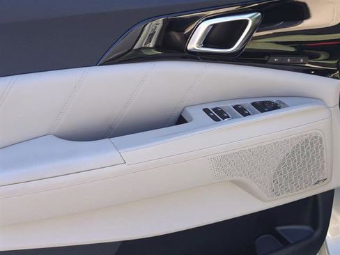 Used 2025 Kia Carnival SX Prestige image 94