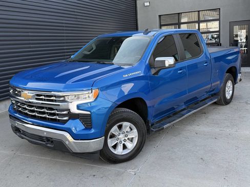 Used 2024 Chevrolet Silverado 1500 LT w/ Convenience Package II AWD/4WD image 2