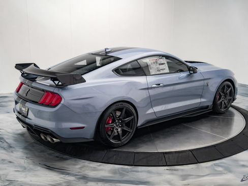 Used 2022 Ford Mustang Shelby GT500 w/ Carbon Fiber Track Pack RWD image 15