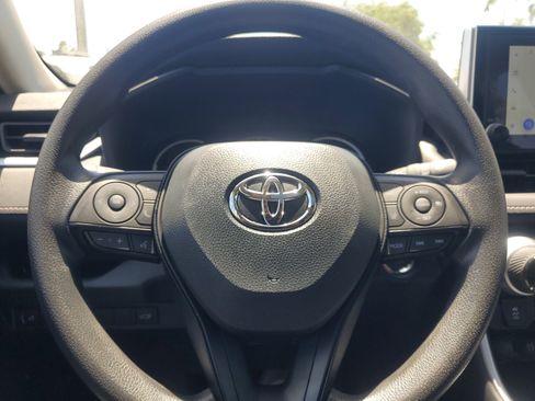 Used 2025 Toyota RAV4 XLE w/ Convenience Package FWD image 22