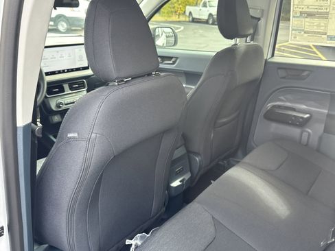 New 2025 Ford Maverick XL image 22