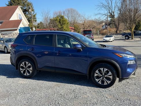 Used 2023 Nissan Rogue SV w/ SV Premium B Package image 4