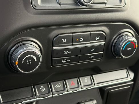 Used 2019 Chevrolet Silverado 1500 Custom Trail Boss w/ Custom Convenience Package AWD/4WD image 16