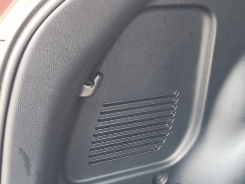 Used 2015 Toyota RAV4 LE image 40