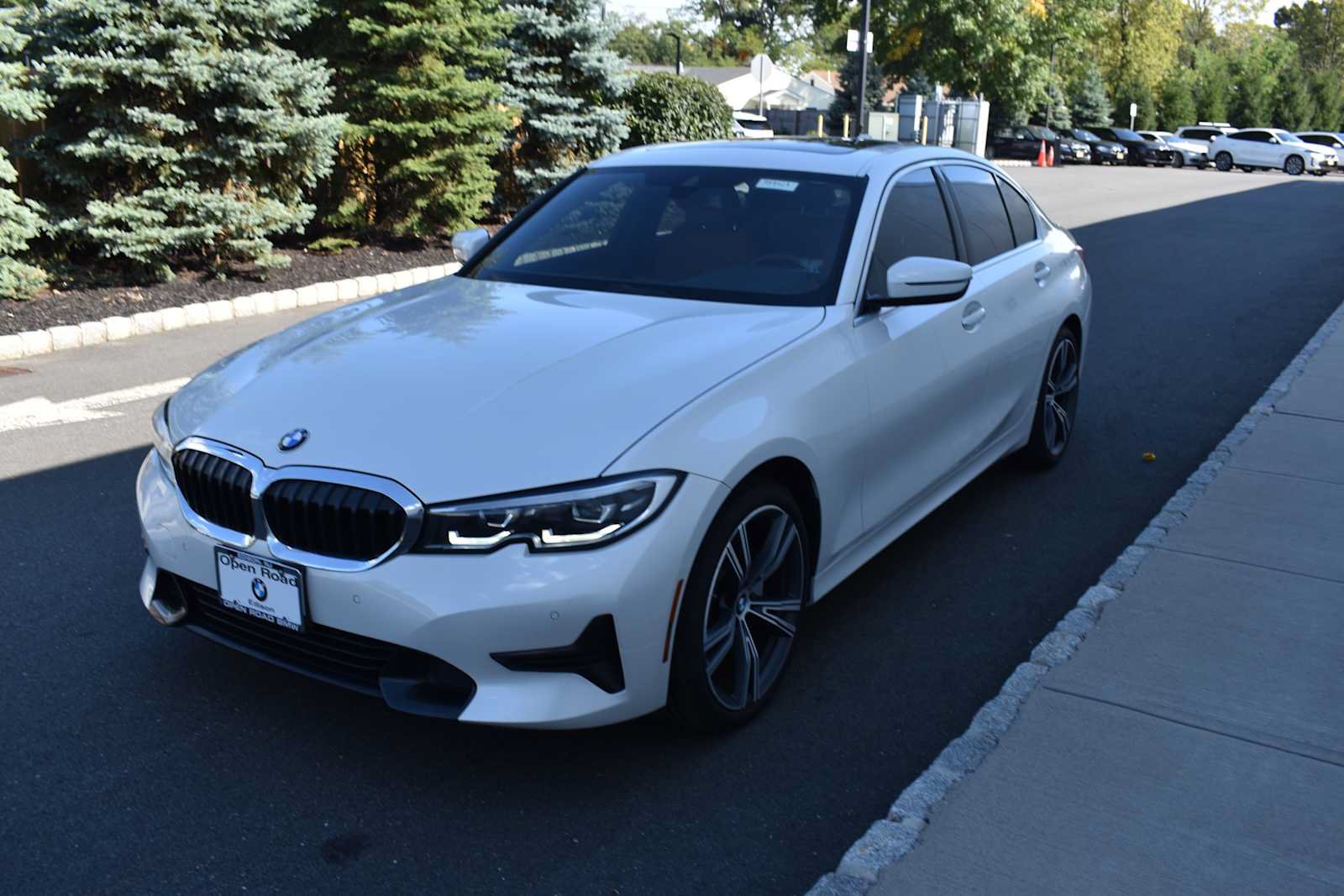 Used 2021 BMW 330i xDrive Sedan w/ Convenience Package AWD/4WD image 3