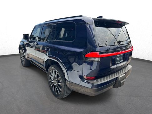 Certified 2026 Lexus GX 550 w/ Cold Area Package AWD/4WD image 5