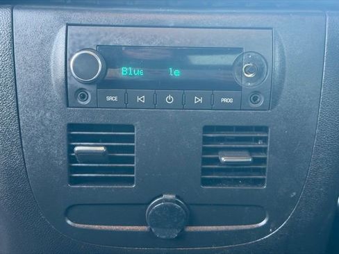 Used 2013 Chevrolet Avalanche LTZ image 24