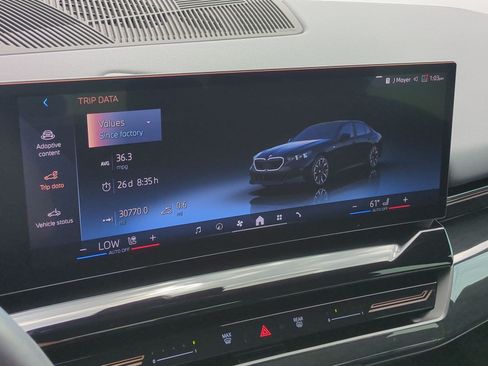 Certified 2024 BMW 530i xDrive w/ Executive Package AWD/4WD image 21