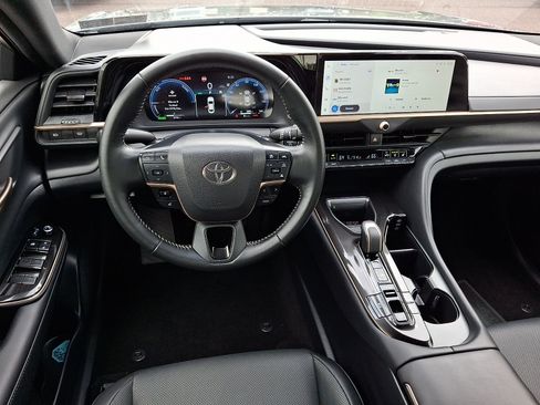 Certified 2026 Toyota Crown AWD/4WD image 11