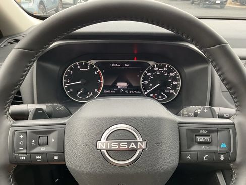 Used 2025 Nissan Rogue SV AWD/4WD image 12