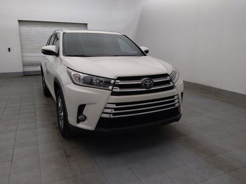 Used 2018 Toyota Highlander Limited Platinum FWD image 13